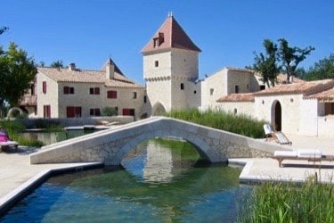 piscine naturelle hameau guirauton jeune confort luxe 375x250 - Château de Guirauton - version avant avril 2019