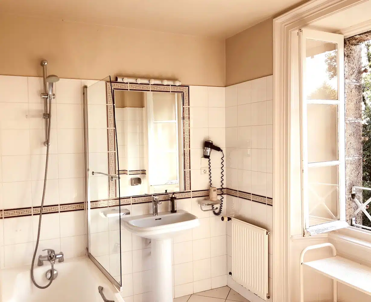 Salle de bain Morbihan Bretagne Chemindelasante jeune et randonnee - Bretagne sud